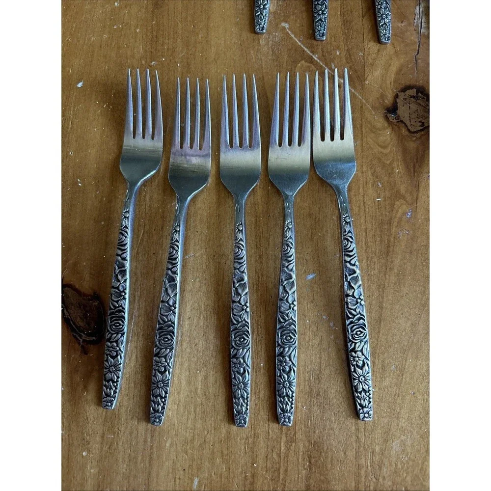 EKCO Eterna Las Palmas Textured Floral 44 Pieces MCM Stainless Flatware